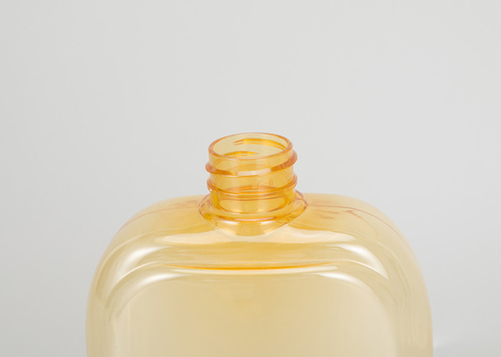 A bomba 500ml plástica engarrafa para o gel do chuveiro da loção do condicionador do champô