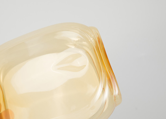 A bomba 500ml plástica engarrafa para o gel do chuveiro da loção do condicionador do champô