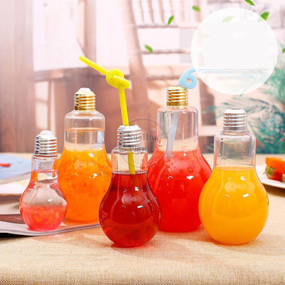 Copo de lâmpada com tampas de palha para festas Garrafas em forma de lâmpada de plástico Bottom Glowing LED Bulbs Light Bulbs
