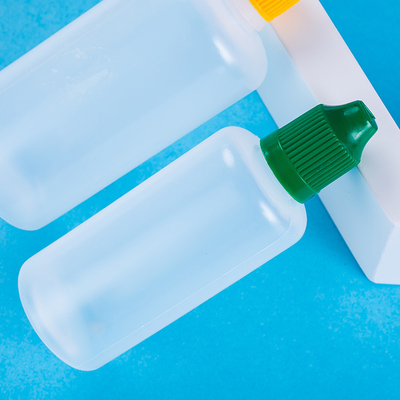 Garrafas de vidro de gotejamento Gloss Dropper Cap Dispensador de líquido Transparente Preto Personalizar