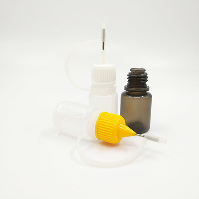 Garrafas transparentes de vidro preto com tampa de parafuso