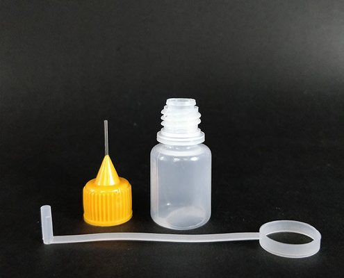 Garrafas transparentes de vidro preto com tampa de parafuso