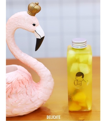 Garrafas de plástico personalizadas com parafusos nos tubos e tampas