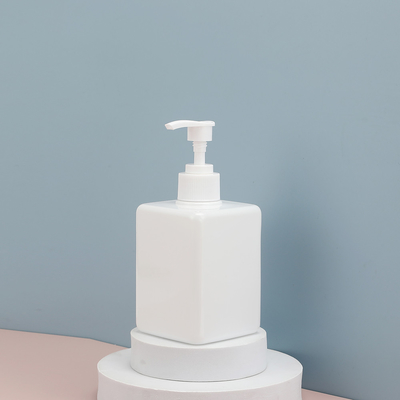 Garrafas de distribuição de cosméticos cor-de-rosa recicláveis Garrafas de bomba PET redondas de calibre 24/410
