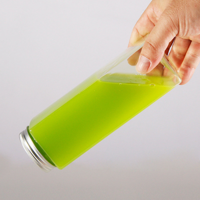Garrafas de plástico à prova de vazamento isoladas personalizadas para bebidas